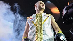 Боксер Сергей Ковалев победой нокаутом завершил свою профессиональную карьеру