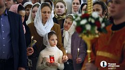 Православные южноуральцы встретили Воскресение Христово ночным бдением