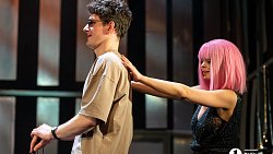 В Челябинске показали трагикомедию о слепом музыканте, мечтающем о любви