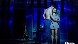 В Челябинске показали трагикомедию о слепом музыканте, мечтающем о любви