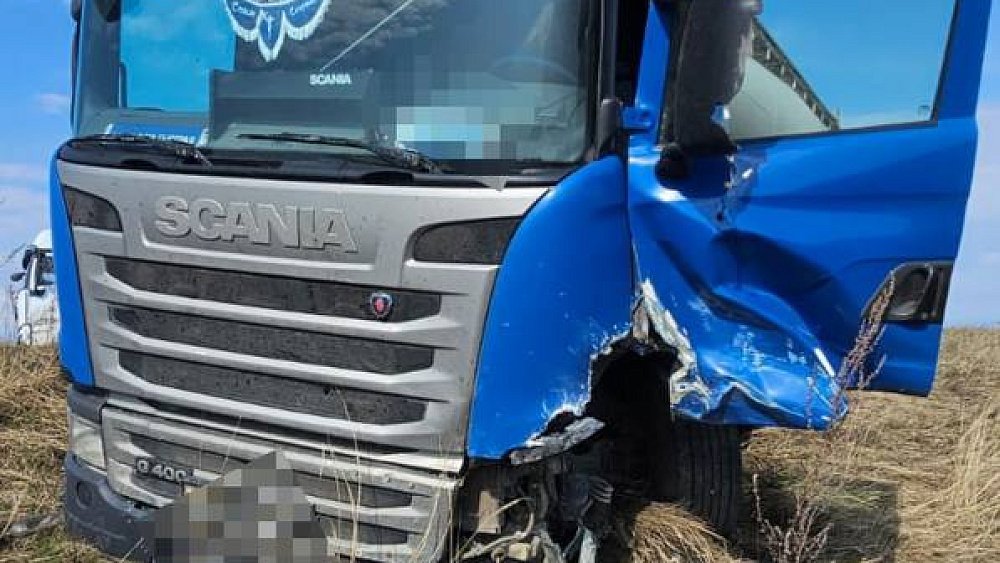 В Красноармейском районе водитель Renault погиб в ДТП с фурой
