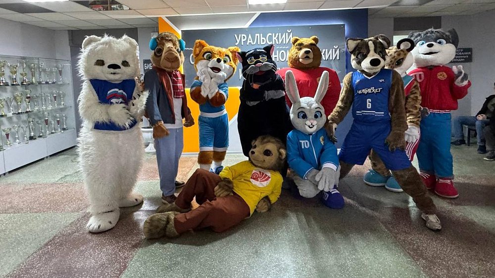 В Челябинске впервые провели фестиваль ростовых кукол «Маскотология»