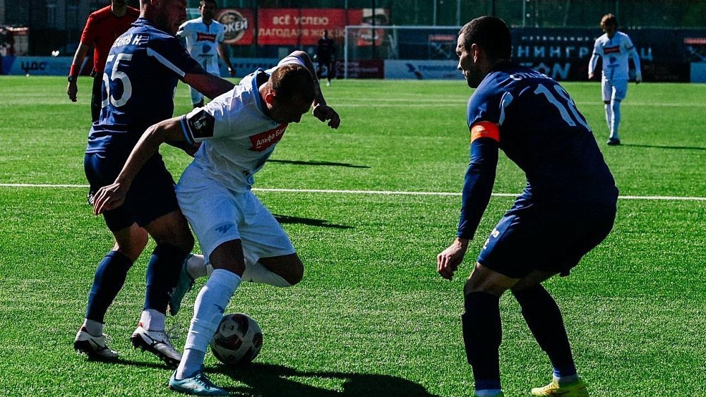 Футбольный клуб «Челябинск» уступил «Ленинградцу» во Второй лиге