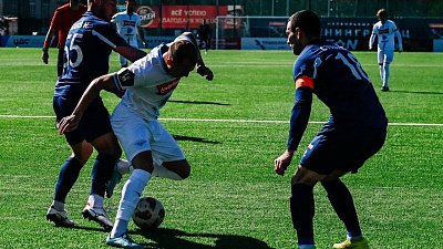 Футбольный клуб «Челябинск» уступил «Ленинградцу» во Второй лиге