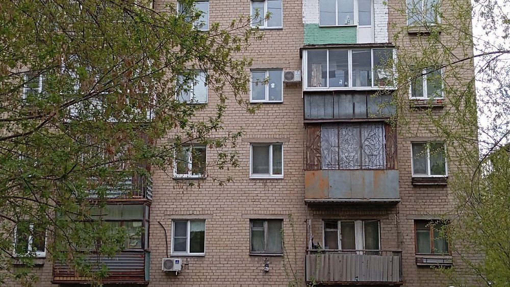 При обрушении балкона в Челябинске погиб 42‑летний мужчина