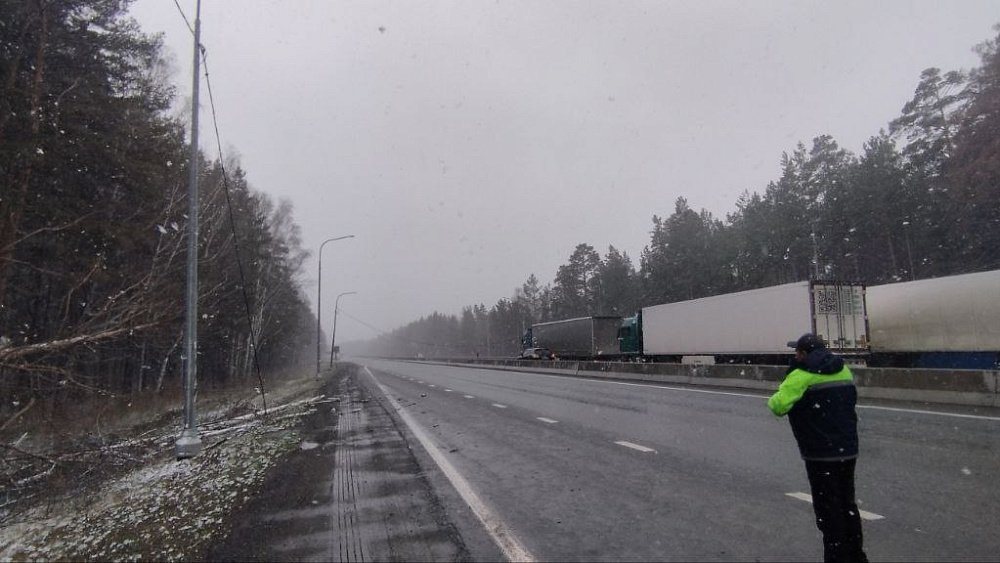 Южноуральских водителей призвали отказаться от поездок в горнозаводскую зону