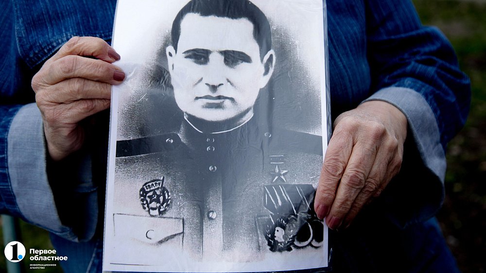 Одно из первых знамен над Рейхстагом установил уроженец Челябинской области