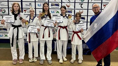 Челябинские тхэквондисты привезли шесть медалей из Узбекистана