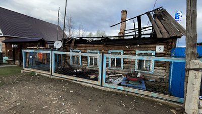 Пожар в миасском посёлке оставил многодетную семью без дома