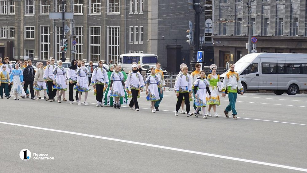 Творческие коллективы на 4 часа займут площадь Революции в Челябинске