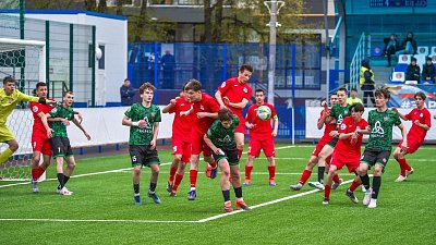 Челябинские футбольные команды провели первые гостевые матчи в ЮФЛ