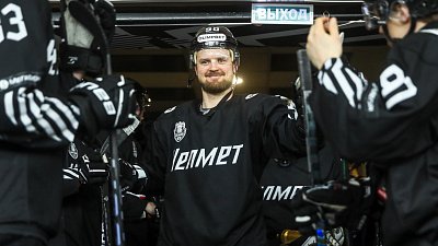 Хоккейный клуб «Челмет» продлил контракт с Константином Климонтовым