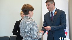 В Челябинске наградили волонтеров, помогающих бойцам спецоперации