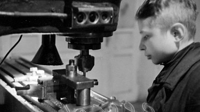 В годы Великой Отечественной на заводах Челябинска работали глухонемые дети