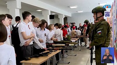 В ЮУрГУ открылась выставка в преддверии юбилея Победы