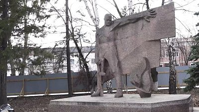 В Кыштыме реставрируют мемориал «Вечный огонь»