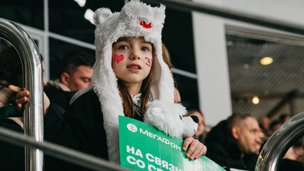 В Челябинске юная фанатка мечтает о встрече с голкипером «Трактора» Заком Фукале