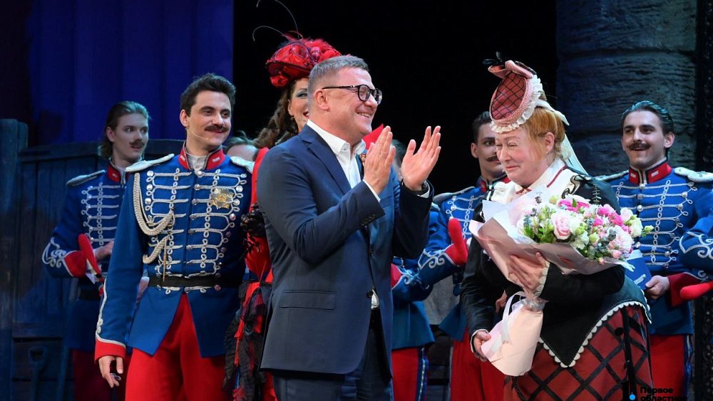 На сцене Челябинского театра драмы показали «Мадемуазель Нитуш»