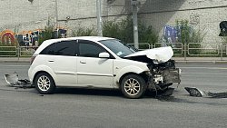 В Челябинске Kia Sportage врезалась в киоск после ДТП В Челябинске Kia Sportage врезалась в киоск после ДТП