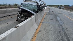 В Еманжелинском районе водитель Hyundai врезался в железобетонный блок