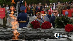 В Челябинске состоялась церемония возложения цветов к Вечному огню