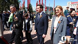 Челябинск приветствовал Победу торжественным маршем