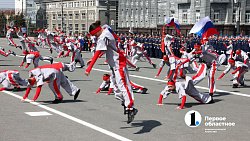 Челябинск приветствовал Победу торжественным маршем