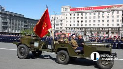 Около 80 фронтовых машин вышли сегодня на торжественный марш в Челябинске