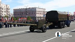 Около 80 фронтовых машин вышли сегодня на торжественный марш в Челябинске