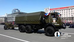 Около 80 фронтовых машин вышли сегодня на торжественный марш в Челябинске