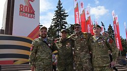 По главной улице Челябинска идет Бессмертный полк