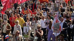 По главной улице Челябинска идет Бессмертный полк