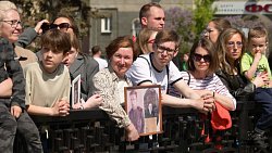 По главной улице Челябинска идет Бессмертный полк