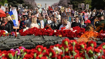 Челябинцы празднуют 80-летие Великой Победы