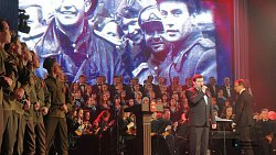 Алексей Текслер вручил награды героям спецоперации и волонтерам