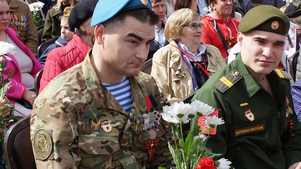 Челябинский боец СВО пришел на парад Победы в свой день рождения