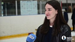 Челябинские хоккеистки презентовали главный трофей ЖХЛ