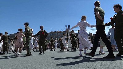 В Челябинске в 10-й раз станцевали «Вальс Победы»