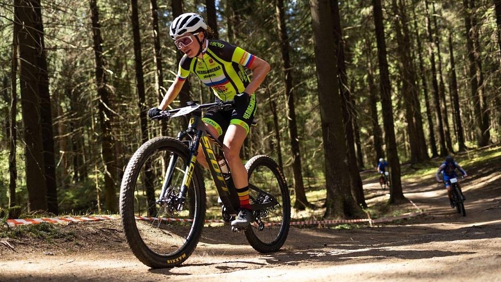 Копейская велогонщица завоевала серебро на соревнованиях по маунтинбайку