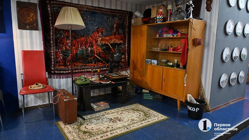 Челябинцы стали чаще покупать винтажные мебель и посуду