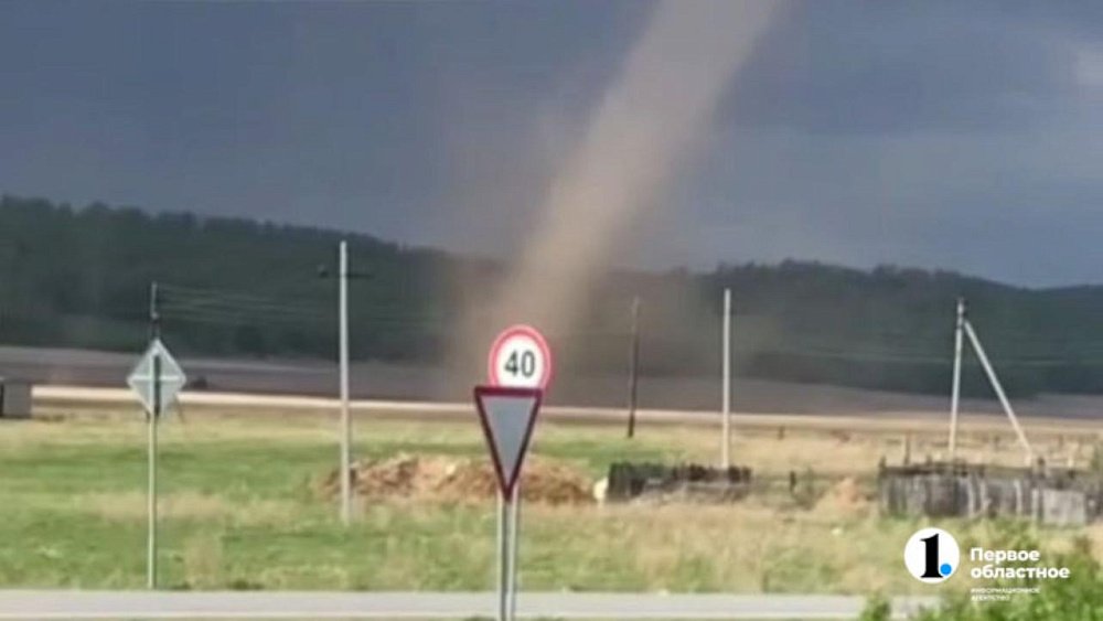Торнадо заметили в полях Челябинской области