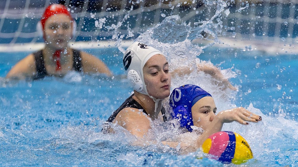 Ватерполистки «Уралочки» проиграли «Кинефу» первый матч полуфинала чемпионата России