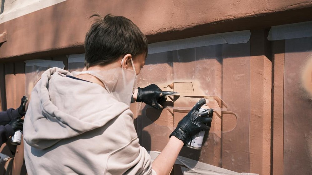 Фасады домов в Челябинске украсят муралы, посвященные труженикам тыла