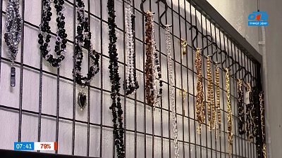 Рассматриваем украшения в сюжете «Аудит бижутерии»