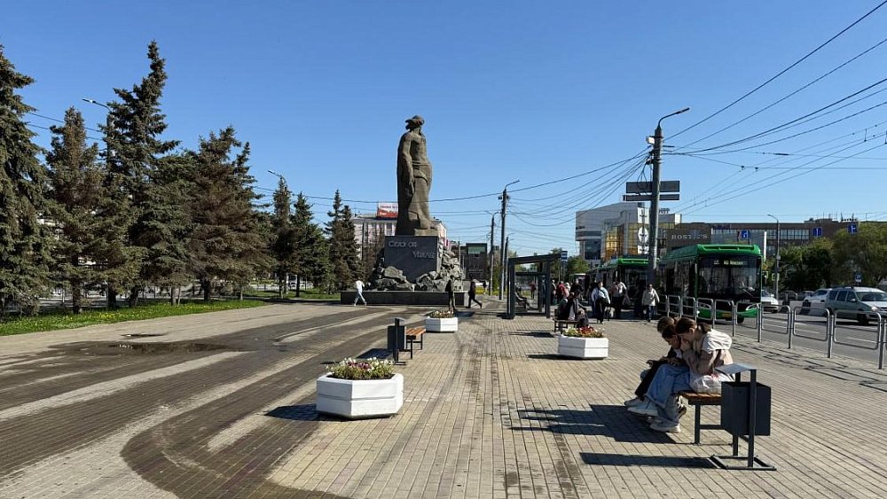 У памятника «Сказ об Урале» в Челябинске разбили сквер