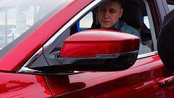 В Челябинске ветерану СВО вручили ключи от пятиместного кроссовера