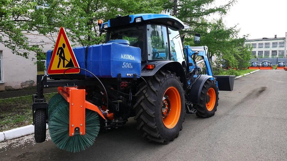 Алексей Текслер выделил деньги на закупку техники для уборки дорог в Челябинской области