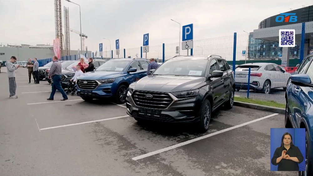 Южноуральским ветеранам продолжают вручать авто