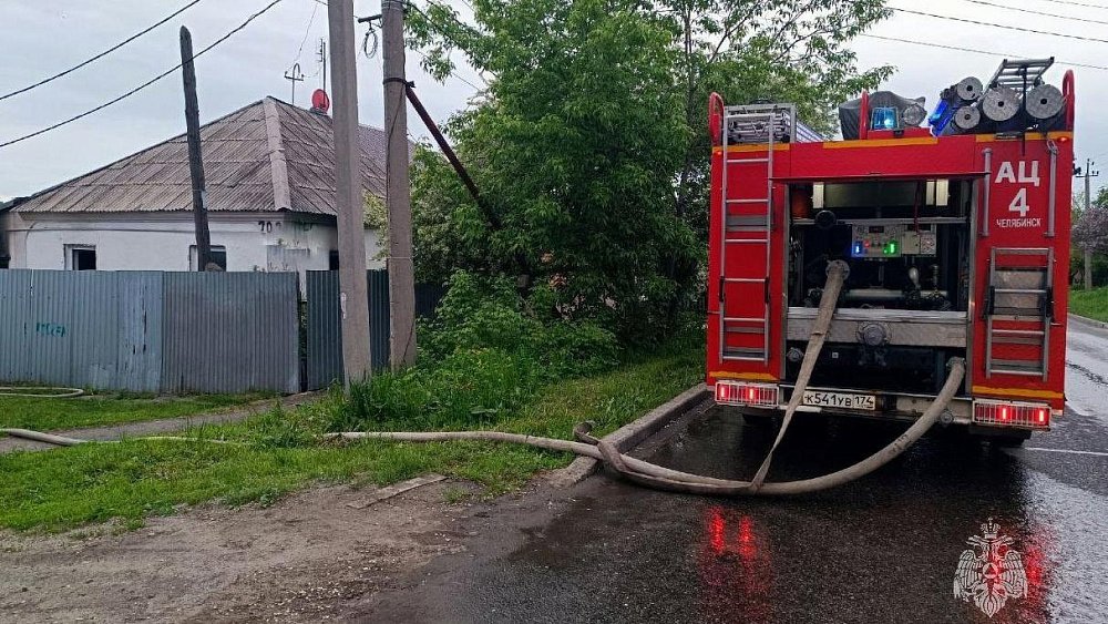 21-летний парень погиб на пожаре в частном доме в Челябинске