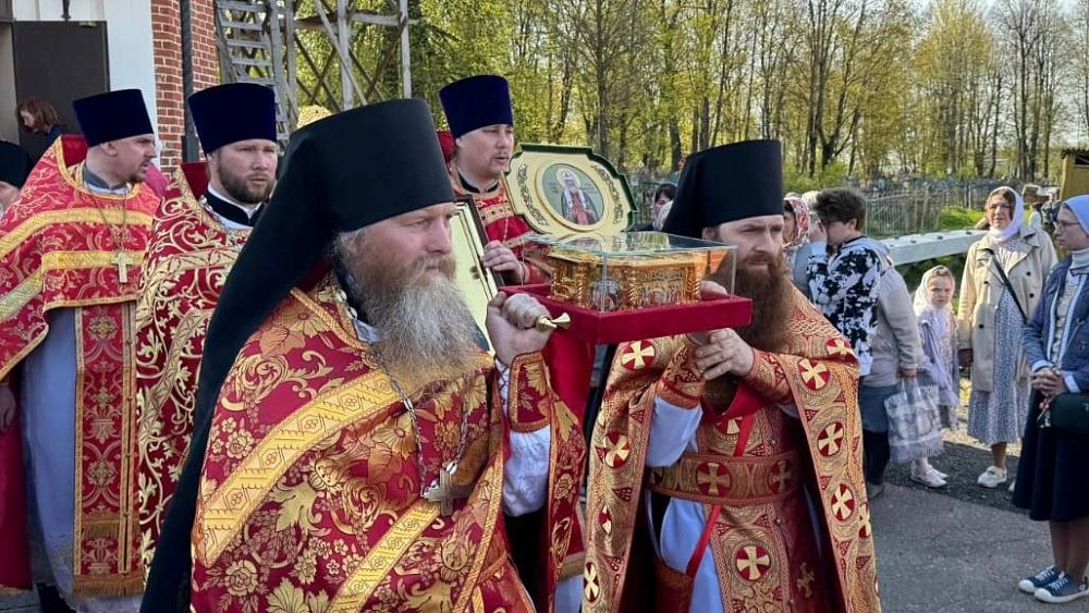 В Челябинск в начале лета привезут мощи святителя Тихона